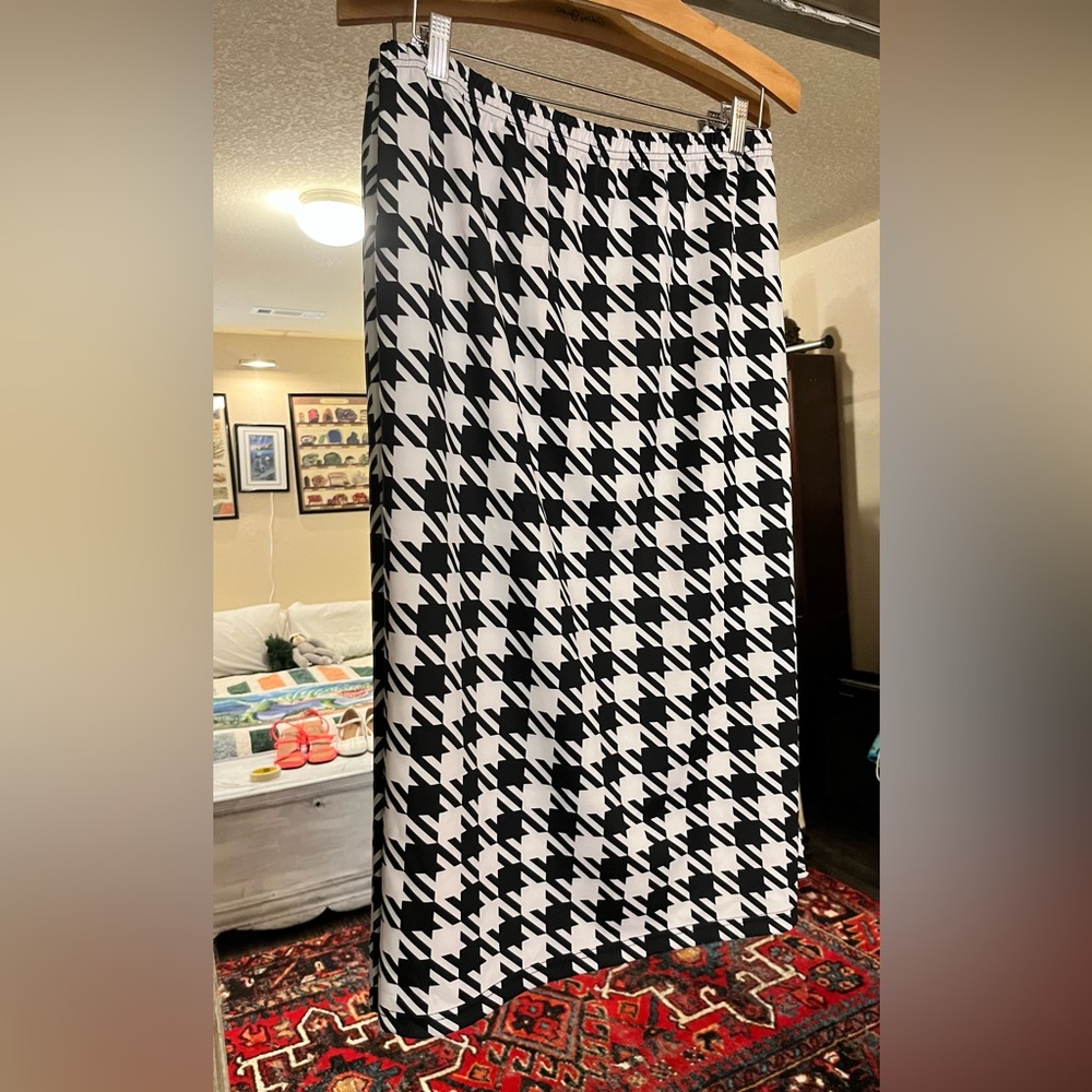 Houndstooth Skirt